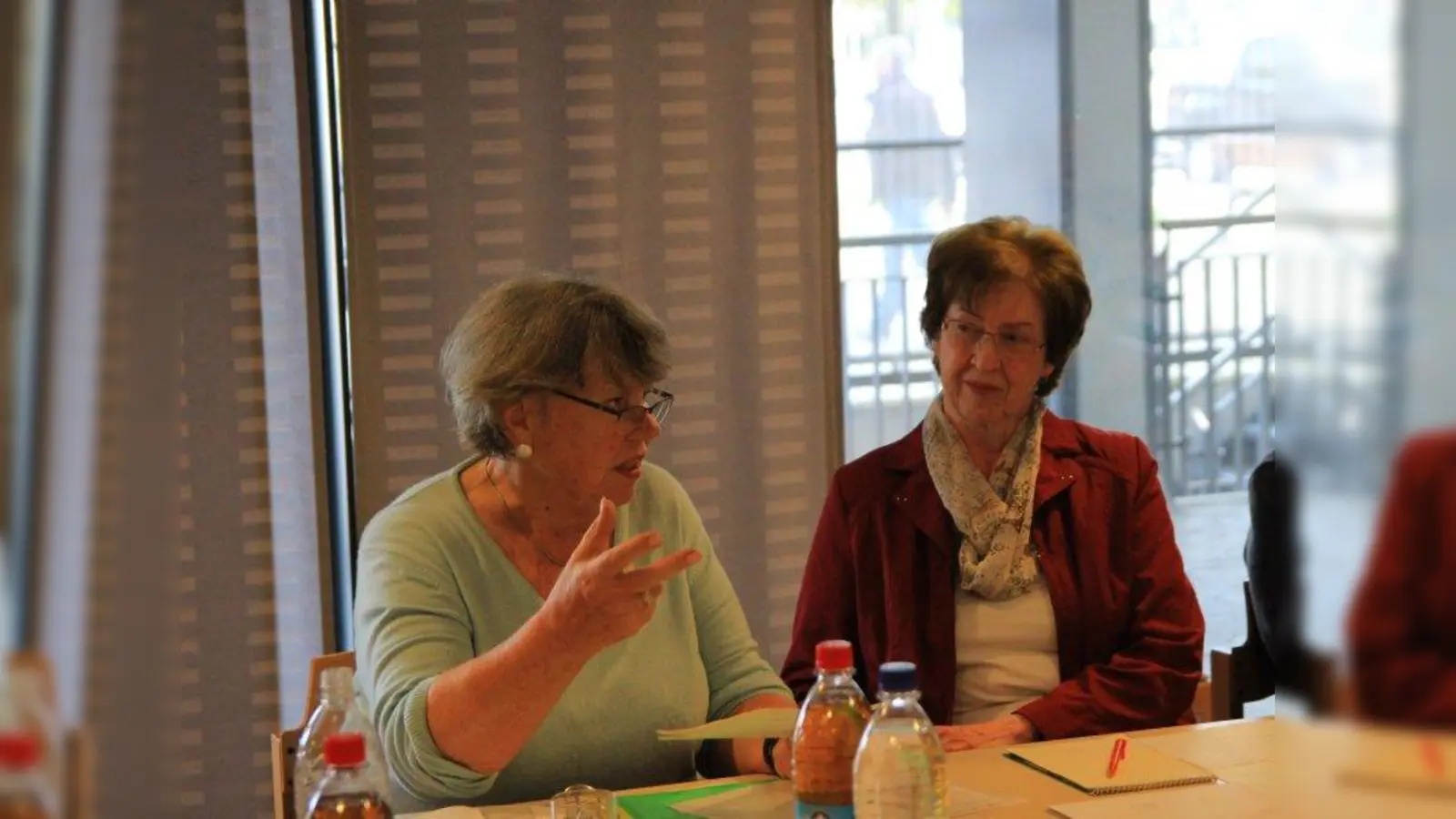 Die künftigen Fahrdienst-Koordinatorinnen sind Erika Raab und Anneliese Gaupp (v.r.). Sie leiten die Bring- und Holwünsche an die Ehrenamtlichen weiter. (Foto: us)