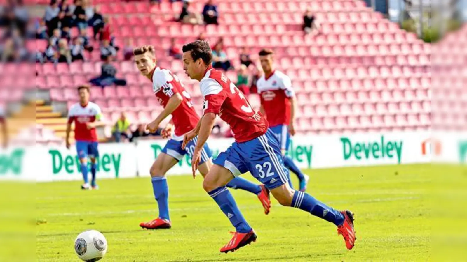 Thomas Steinherr und seine Teamkollegen ließen sich weder vom Druck der Gastgeber noch von der Kulisse beeindrucken.	 (Foto: Stefan Kukral)