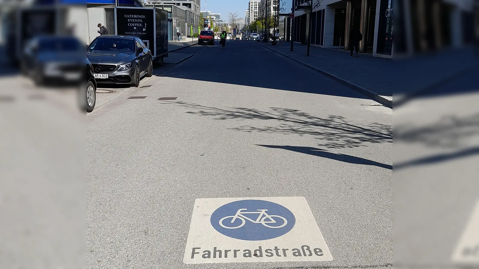 Die Erika-Mann-Straße ist eine beliebte Fahrradstraße und soll nach Ansicht eines Bürgers grüner und verkehrsberuhigter werden. (Foto: Beatrix Köber)