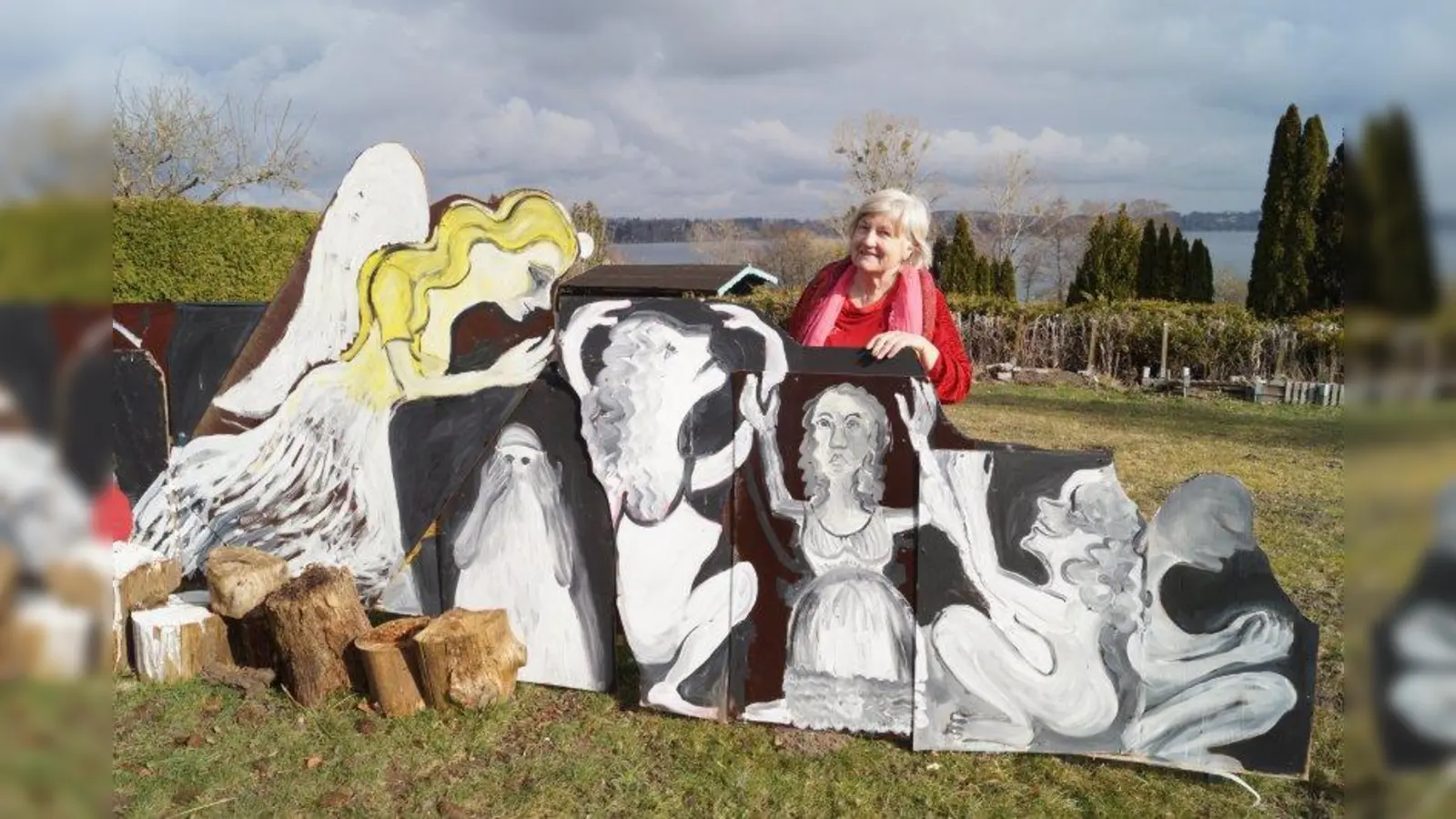 Gisela Forster hat im Garten ihres Kunsthauses am Wörthsee eine utopische Verkündungsgeschichte inszeniert. (Foto: pst)