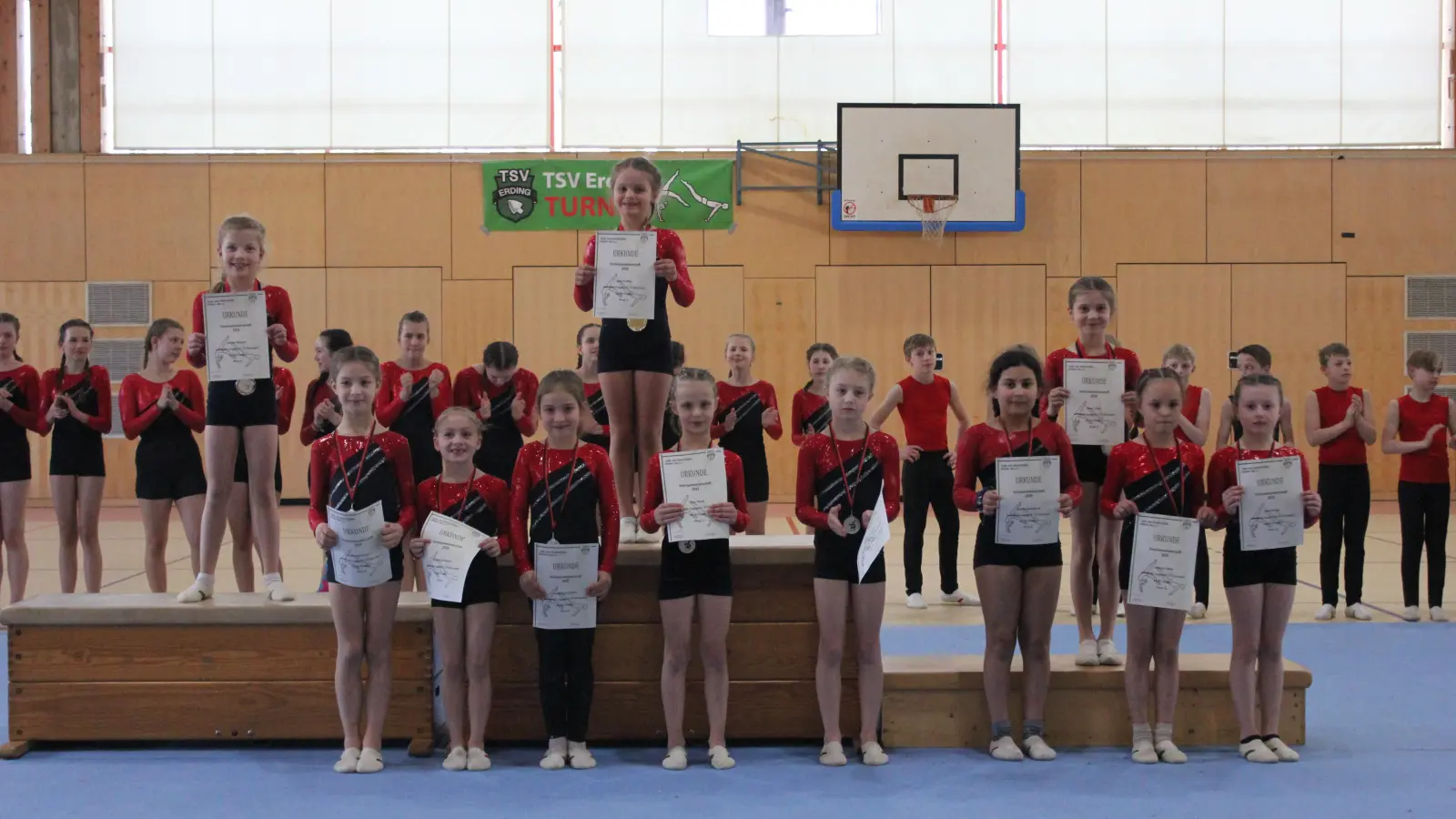 Die Siegerehrung der E-Jugend weiblich des DTB-Wahlwettkampfes. (Foto: Biener)