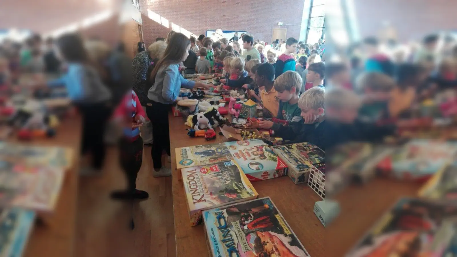 Beim Flohmarkt der Christian-Morgenstern-Volksschule konnten sich die Kinder im Umgang mit Geld üben. (Foto: CMV)