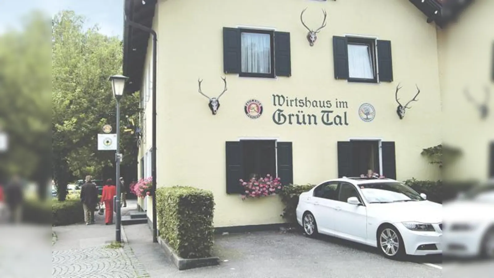 Die Traditionsgaststätte wird wohl bald der Vergangenheit angehören. Auf dem Filetgrundstück sollen Luxuswohnungen entstehen.	 (Foto: ikb)