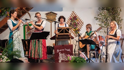 Die „Eichhofner Dorfmusik“ lädt am dritten Oktobersonntag alle Musikfreunde zum traditionellen Dorfkirta im kleinen Obereichhofen ein. (Foto: Eichhofner Dorfmusik)