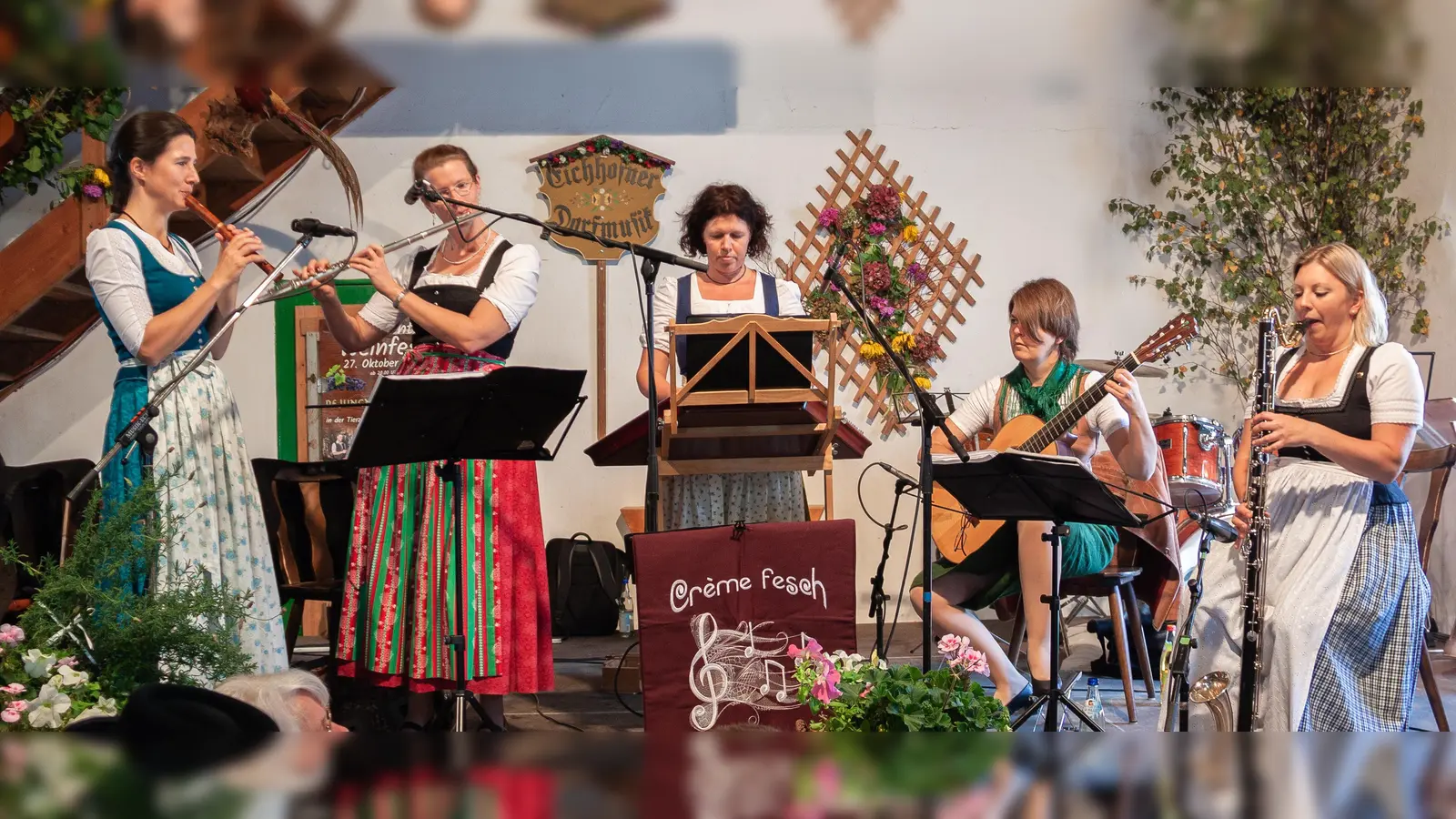 Die „Eichhofner Dorfmusik“ lädt am dritten Oktobersonntag alle Musikfreunde zum traditionellen Dorfkirta im kleinen Obereichhofen ein. (Foto: Eichhofner Dorfmusik)
