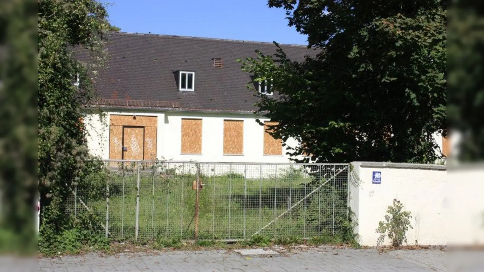 Das Haus an der Fraunbergstraße - gegenüber von St. Maria Thalkirchen - steht leer. (Foto: job)