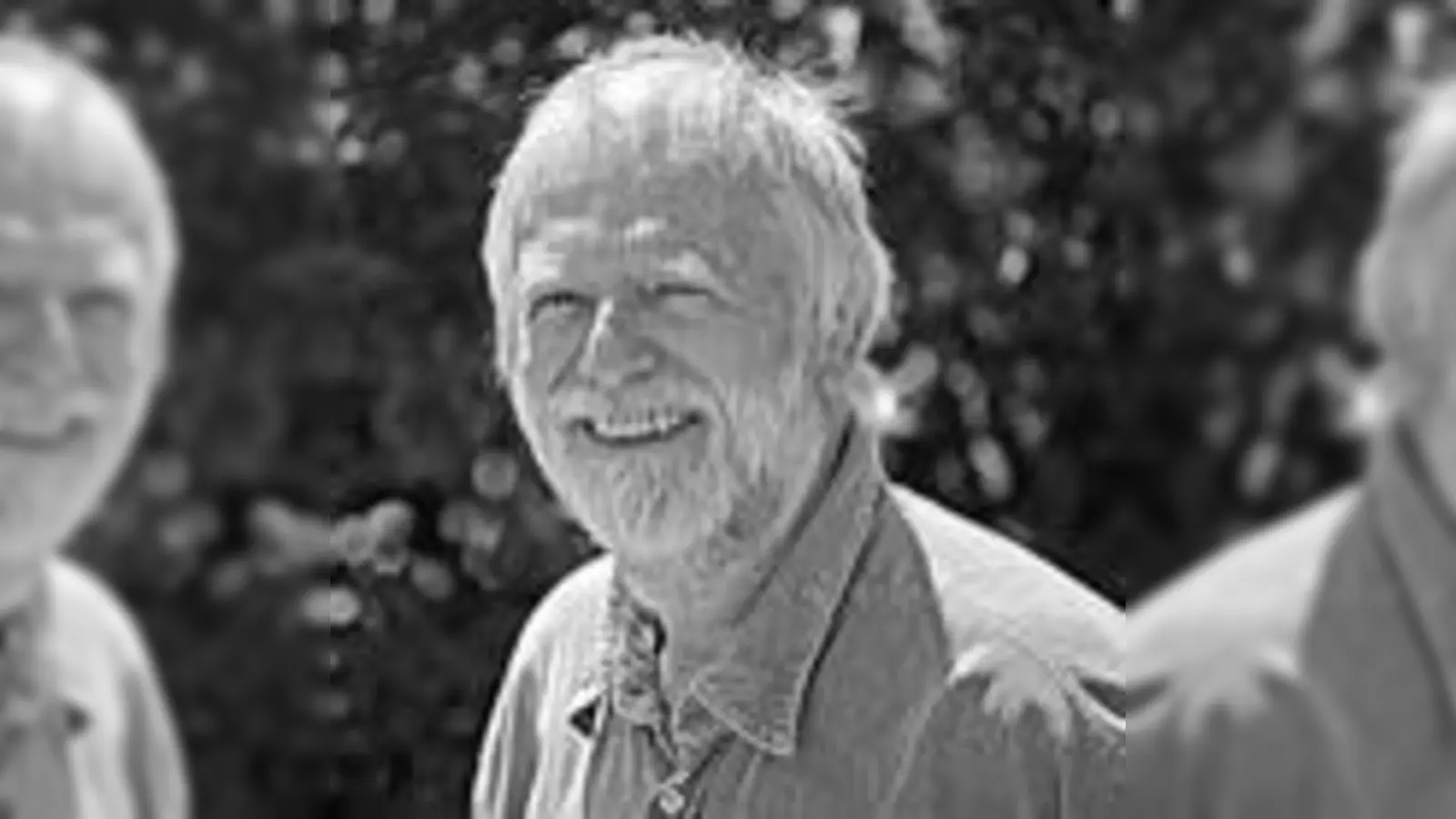 Claus Biegert lädt seine Zuhörer auf eine Reise in indianische Welten ein.						 (Foto: VA)