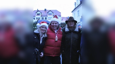 „Vielen Dank für Ihr Engagement“, sagte Jutta Speidel (r.) zu Jutta Nestler (M.) und Angela Duscha. (Foto: US)