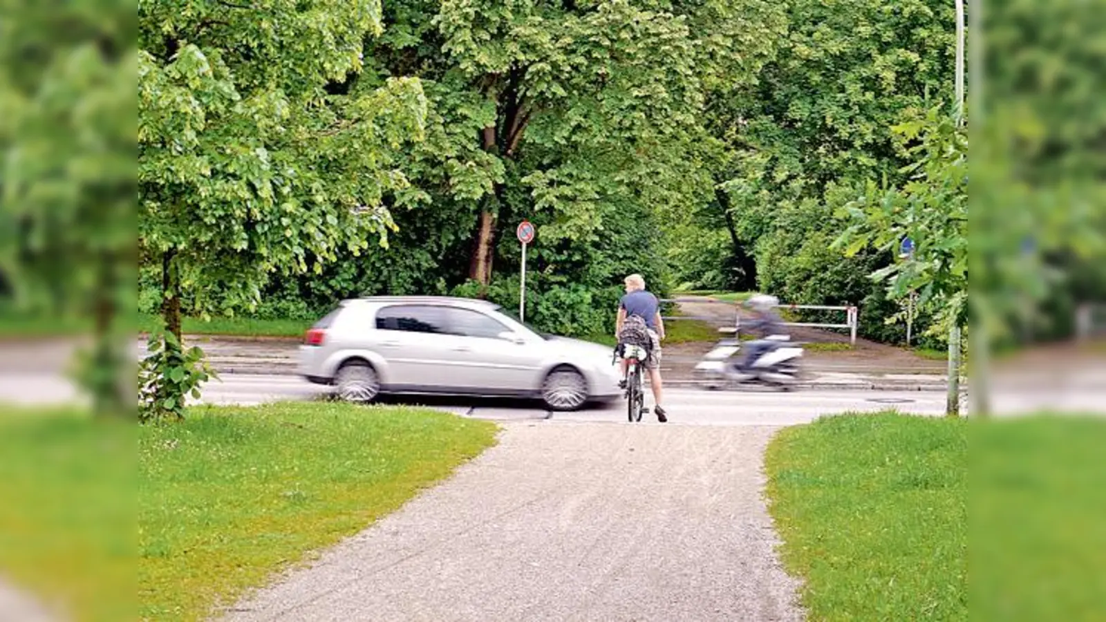 Radler müssen oft ewig warten, bis sie die Straße gefahrlos überqueren können.	 (Foto: kk)