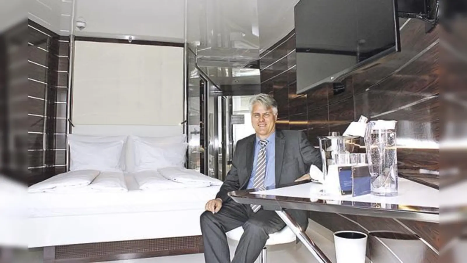 Thermen-Geschäftsführer Jörg Wund fühlt sich wohl in den »Kabinen« des neuen Hotels. Ein kleiner Luxus, den sich die Gäste gerne leisten.	 (Foto: cr)