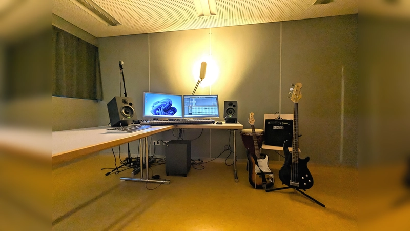 Auch ein gut ausgestatteter, schalldichter Musikraum wartet im Kulturhaus auf weitere Nutzer. Hier kann man seine Ideen und Talente verwirklichen.  (Foto: Christian Hiesel-Schill)