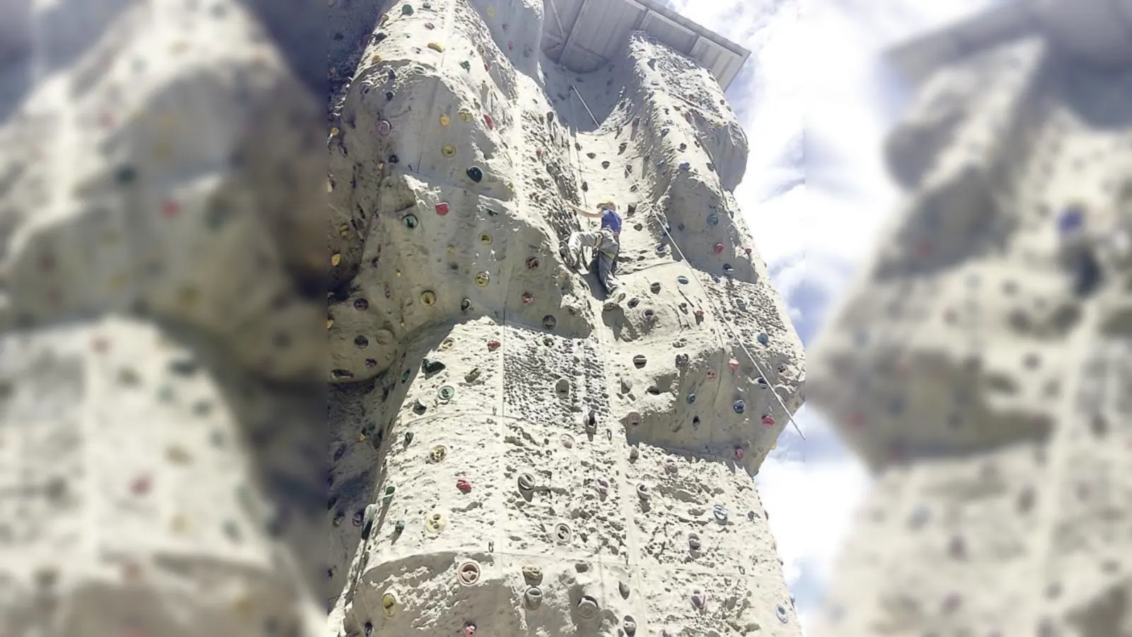 Sehr gut angekommen ist bei den Kindern des Feriencamps  des SV-DJK unter anderem die Kletterwand. 	 (Foto: VA)