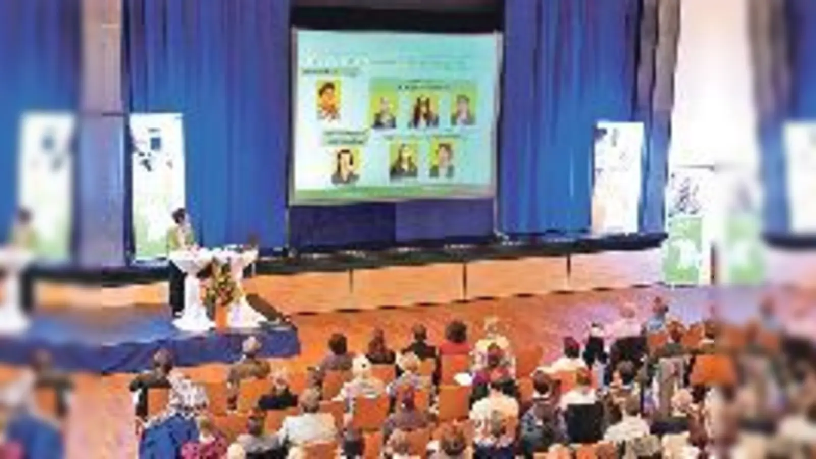 Irmgard Reischl, Fachzentrumsleitung, spricht über die Angebote des Fachzentrums.	  (Foto: VA)