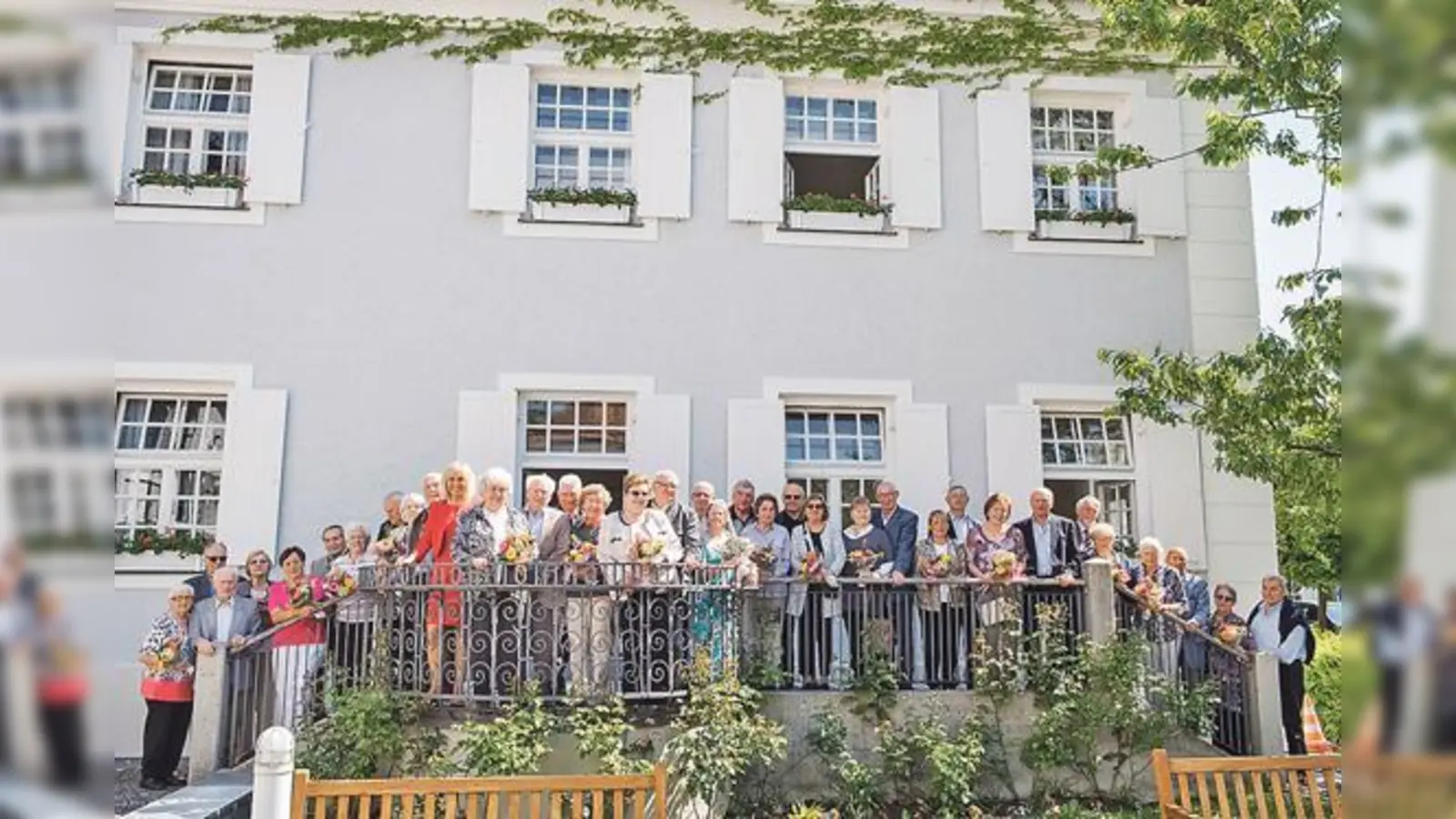 17 Ehepaare die 50, manche schon 60 Jahre verheiratet sind, folgten der Einladung von  Bürgermeisterin Gabriele Müller und kamen ins Haarer Rathaus.	 (Foto: Gemeinde Haar)