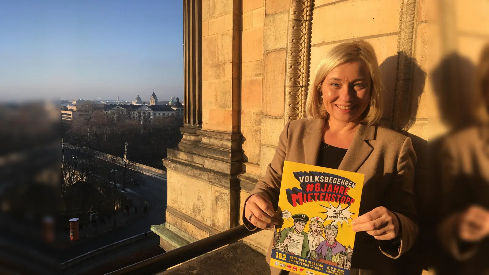 MdL Doris Rauscher unterstützt Volksbegehren „6-Jahre-Mietenstopp“ - Unterzeichnungen für faire Mieten im Bürgerbüro weiterhin möglich.<br> (Foto: Gülden Demirel)