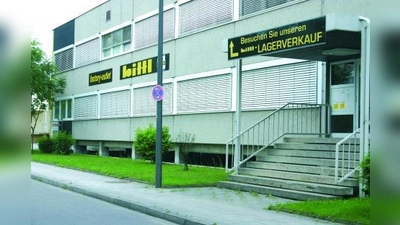Öffnet der Bittl-Lagerverkauf bald wieder seine Türen? Senior-Chef Gerd Bittl hofft, seinen Betrieb auch in Zukunft weiter führen zu können. (Foto: ls)
