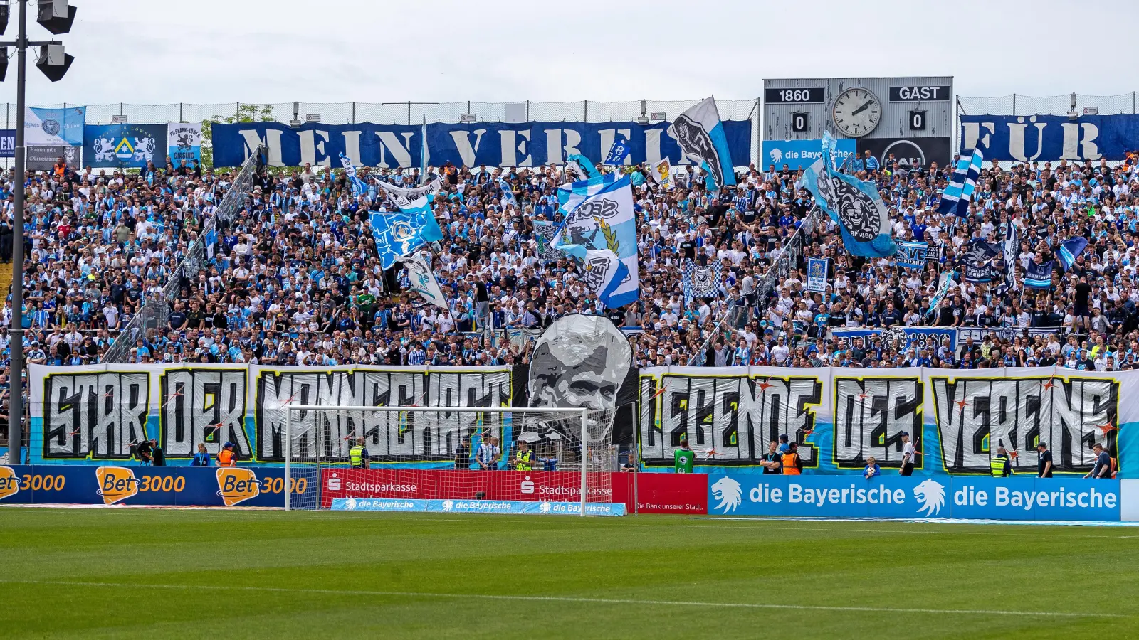 Ehren-Choreographie: Werner Lorant. (Foto: Anne Wild)