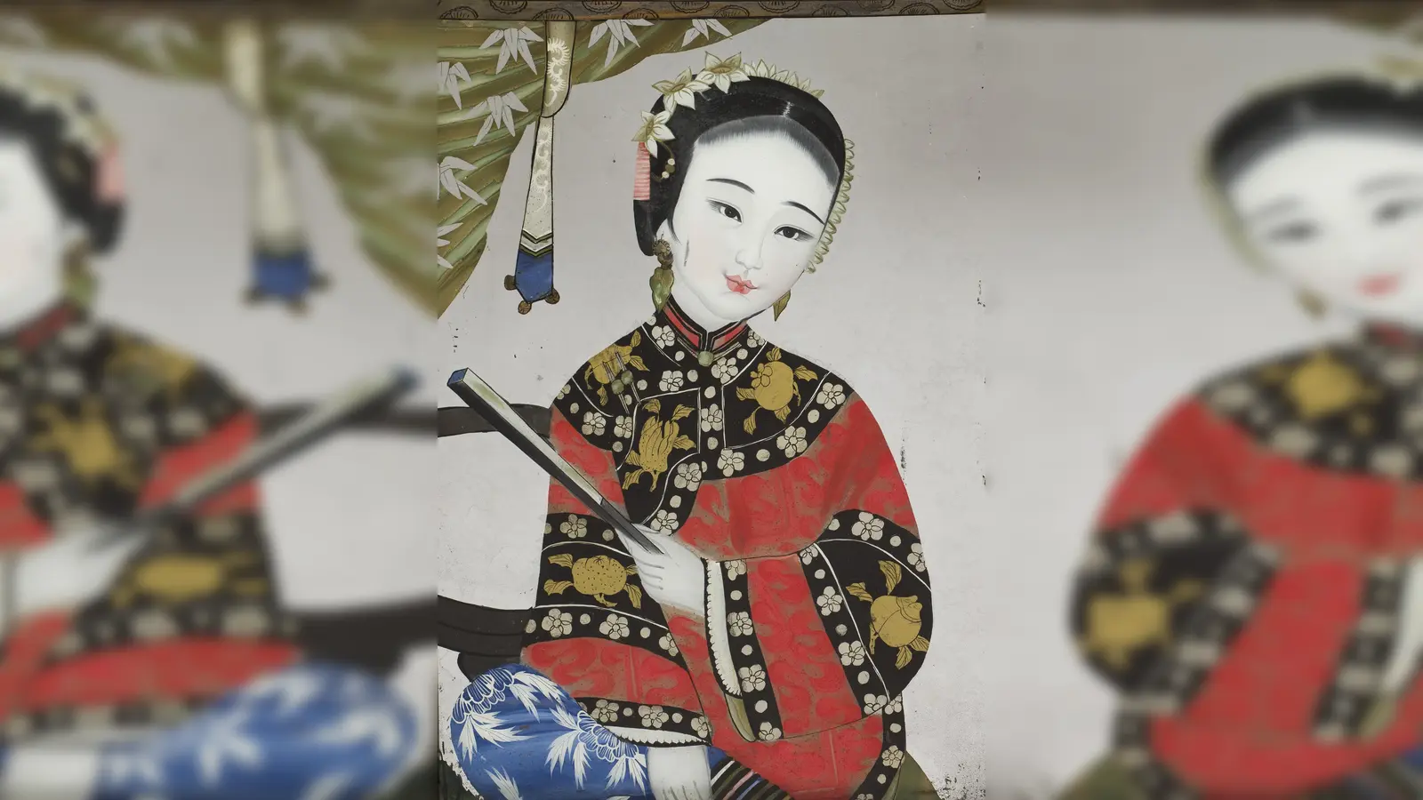 Auf Hinterglasbildern wurden in China schöne Frauen verewigt, wie hier die „Dame in Rot”, gemalt im späten 19. Jahrhundert in Nordchina, (Farben hinter Glas, 57 x 41,5 cm, Slg. Mei-Lin). (Foto: © Museum Fünf Kontinente, Nicolai Kästner)