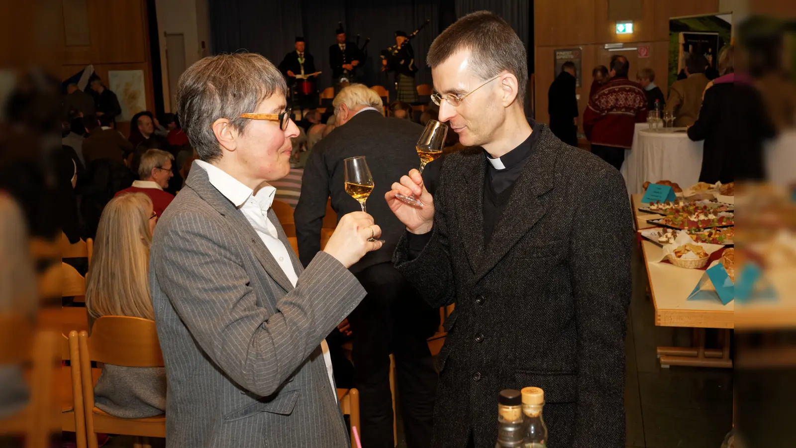 Pfarrerin der evangelischen St.-Paulus-Gemeinde in Perlach, Susanne Trimborn, und Pfarrvikar Rothe. (Foto: Bernhard Czerny)