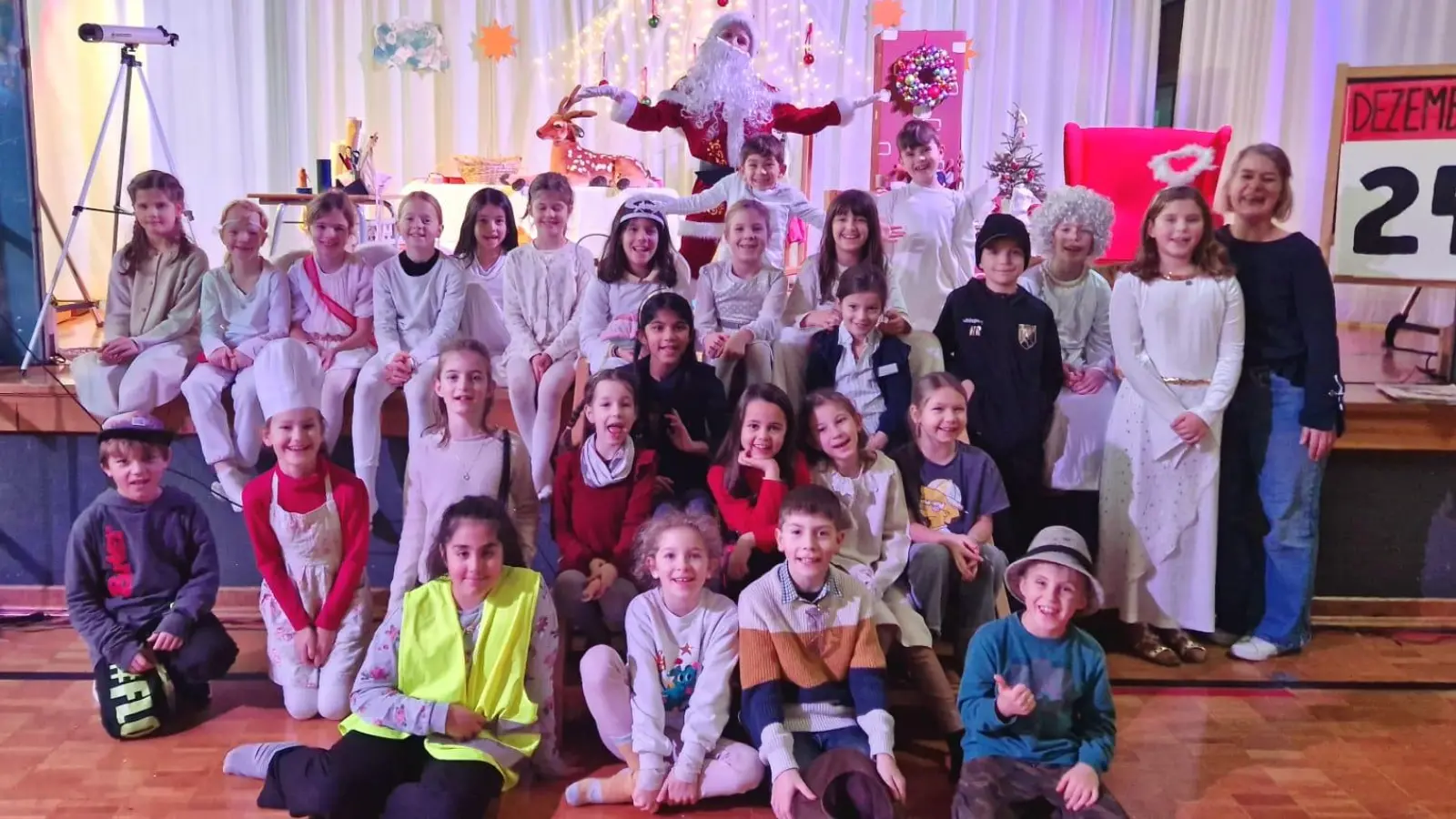 Alle waren begeistert von der Leistung der jungen Sängerinnen und Sängern und ihrem schauspielerischen Talent.  (Foto: Sch)