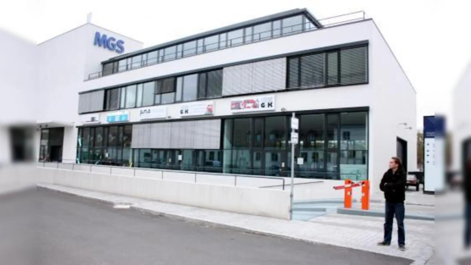 Vorbild für Freiham? Der siebte Münchner Gewerbehof bietet hinter dem Feierwerk einer Vielzahl an kleineren Betrieben Platz. (Foto: job)