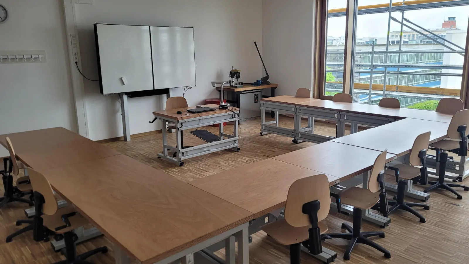 Im April hat die Münchner Volkshochschule ihren neuen Standort in Riem eröffnet. Für den 7. Juni lädt die MVHS zum Tag der offenen Tür ein. (Foto: Birgit Möller-Arnsberg)