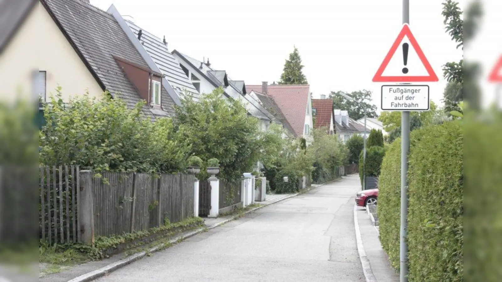 Ein enges Sollner Gässchen: die Rietschelstraße. (Foto: job)