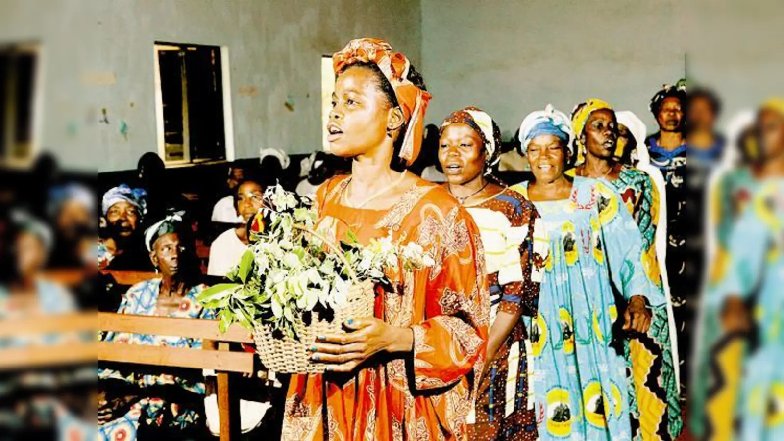 Frauen in Kamerun bei einer Prozession im Gottesdienst.	 (Foto: WGT-Komitee)