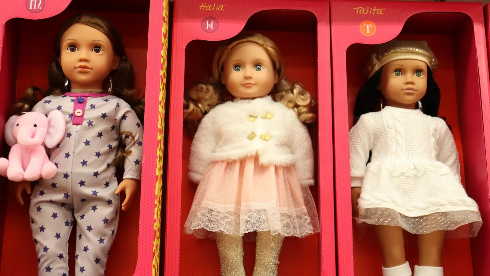 Ob Kinderspielzeug oder Kinderkleidung, beim Flohmarkt in St. Michael findet man alles. (Foto: bas)