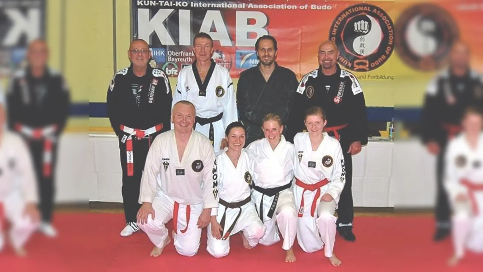 Yvonne Lorenz legte erfolgreich die Prüfung zum 2. Meistergrad in Kun-Tai-Ko ab (2. v. re.).	 (Foto: privat)