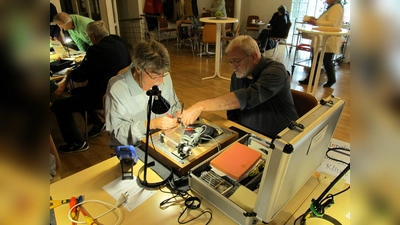Im Pepaircafé können Besucherinnen und Besucher ihre defekten Gegenstände instand setzen lassen. (Foto:  Freien evangelischen Gemeinde)