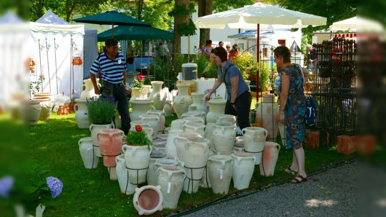 Alles was einen Garten schöner macht - auf den Gartentagen findet man Gartenaccessoires, Kunsthandwerk, Pflanzen, Möbel und vieles mehr. (Foto: pi)