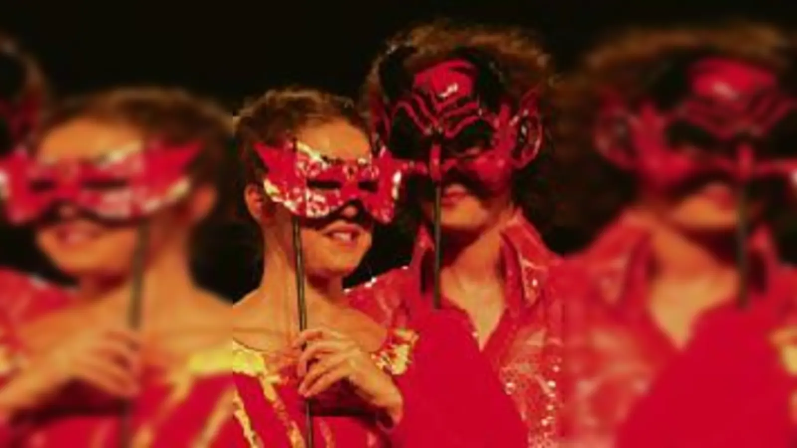 Beatrice und Benedict in »Viel Lärm um nichts« von William Shakespeare.  (Foto: VA)