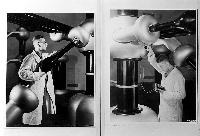 Foto links: Einsetzen der Röhre in einen Hochspannungsgenerator, 1938.