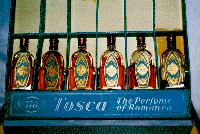 Je älter, desto schöner: Parfum-Flacons aus Großmutters Zeiten sind unter Sammlern der Hit.	Foto: Privat