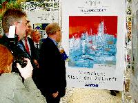Bundestagspräsident Wolfgang Thierse eröffnete die Ausstellung »Stadt der Zukunft«.