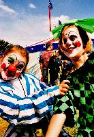 In lustige Clowns können sich alle Kinder beim Festival »Lilalu« verwandeln.