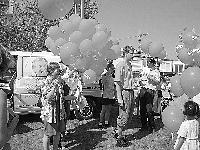 70 Luftballons für die 70 Nationen in der Messestadt ließ die SPD am Wochenende fliegen. Foto: SPD