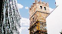Der Löwenturm ist auch mit Holzkorsett als mittelalterliches Original erkennbar: Aber ein Dauerzustand soll es auf jeden Fall nicht sein.	Foto: fil