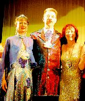 Prinzessin Regina I. und Prinz Alexander II. präsentierten sich mit Diana Stachowitz und Johanna Salzhuber den Moosacher Narren.	Foto: Schwepfinger