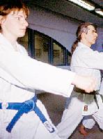 Eine Selbstverteidigungsvorführung der Okinawa-Karate-Dojas. 	Foto: VA