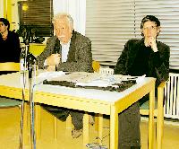 Der KZ-Überlebende Ernst Grube und Moderator Christian Schiffer haben mit dem Publikum heftig über Rechtsextremismus diskutiert.	Foto: maho