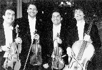 Noch lächeln sie: Mit höchster Konzentration und tiefgründigen Interpretationen ist das Arion-Quartett bekannt geworden.	Foto: VA