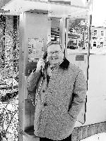 Auf Anregung eines Bürgers aus dem Münchner Osten hat sich Herbert Frankenhauser gegen Energieverschwendung bei den Telefonzellen eingesetzt  erfolgreich.	Foto: Privat