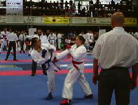 Schenkten sich nichts: Die Kämpferinnen bei der Deutschen Meisterschaft im Karate.Foto: SCE