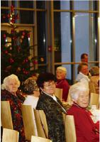 Gemütliche Atmosphäre: die Musikschule zeigte bei der Garchinger Seniorenweihnacht ihr Können. F.: VA
