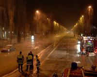 Ein Teil der Leopoldstraße wie man ihn, glücklicherweise, eher selten zu Gesicht bekommt: Restlos
überschwemmt.	Foto: Feuerwehr