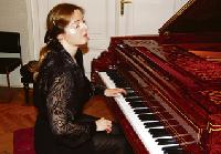 Gerade erst aus Wien zurück und schon wieder auf der Bühne: Die virtuose Pianistin Olga Papikian.	Foto: VA