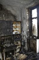 Total verrußt wurde die Küche der 80-Jährigen bei dem Brand.	Foto: Feuerwehr