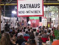 Zum Mini Münchner Bürgerfest dürfen am 10. August auch die Eltern der Bewohner kommen.